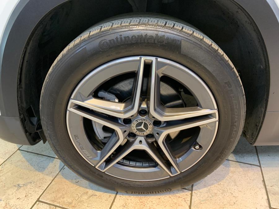 2021 Mercedes-Benz GLB GLB 250 4MATIC SUV photo
