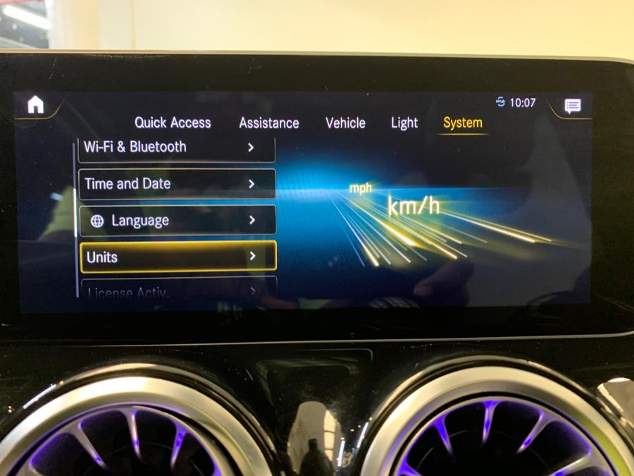 2021 Mercedes-Benz GLB GLB 250 4MATIC SUV photo