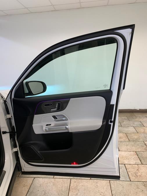 2021 Mercedes-Benz GLB GLB 250 4MATIC SUV photo