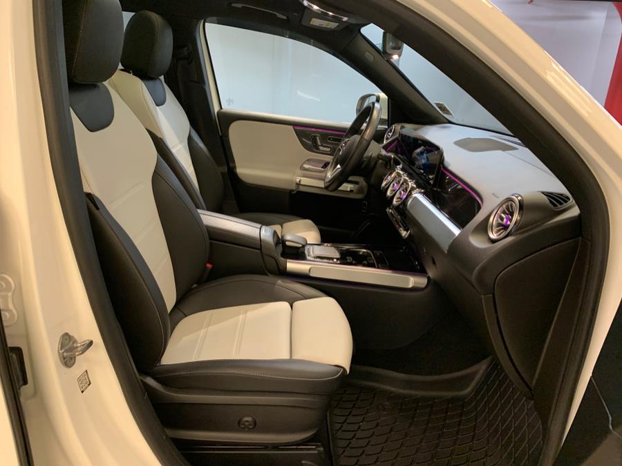 2021 Mercedes-Benz GLB GLB 250 4MATIC SUV photo
