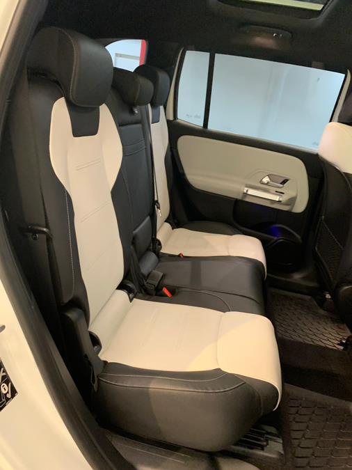 2021 Mercedes-Benz GLB GLB 250 4MATIC SUV photo