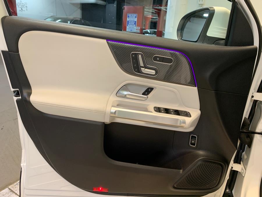2021 Mercedes-Benz GLB GLB 250 4MATIC SUV photo