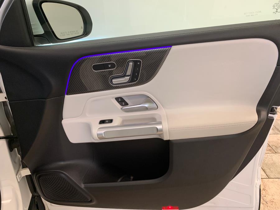 2021 Mercedes-Benz GLB GLB 250 4MATIC SUV photo