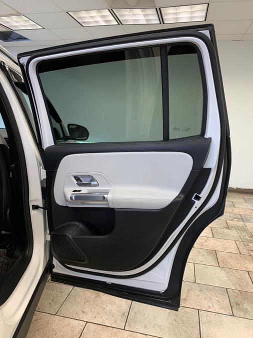 2021 Mercedes-Benz GLB GLB 250 4MATIC SUV photo