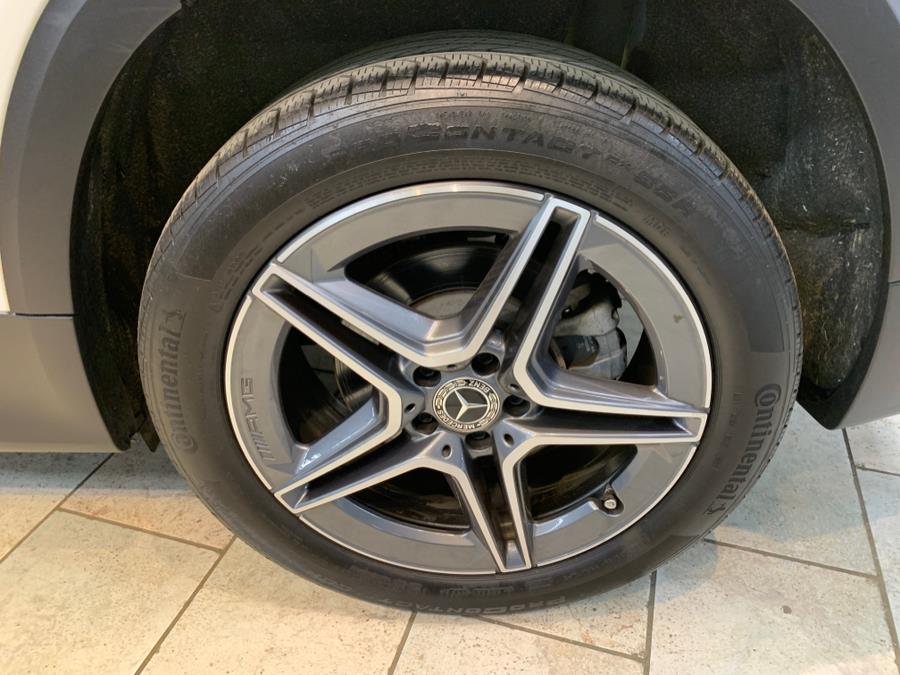 2021 Mercedes-Benz GLB GLB 250 4MATIC SUV photo