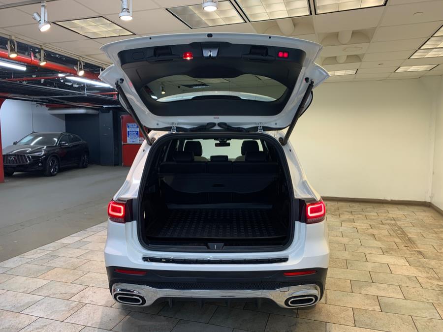 2021 Mercedes-Benz GLB GLB 250 4MATIC SUV photo