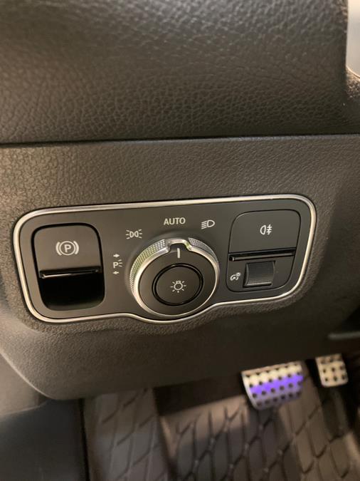 2021 Mercedes-Benz GLB GLB 250 4MATIC SUV photo