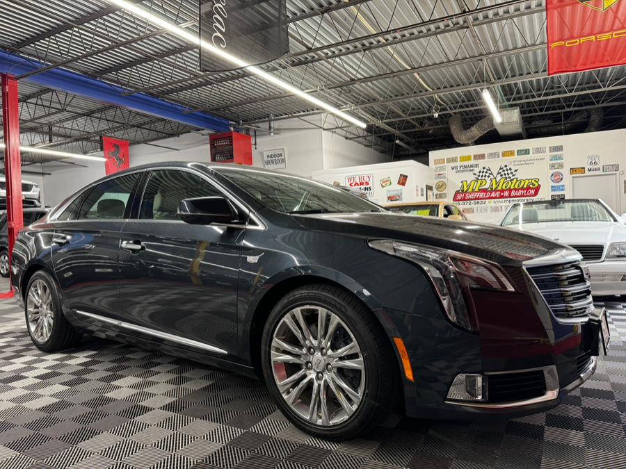 2018 Cadillac XTS Luxury photo 2