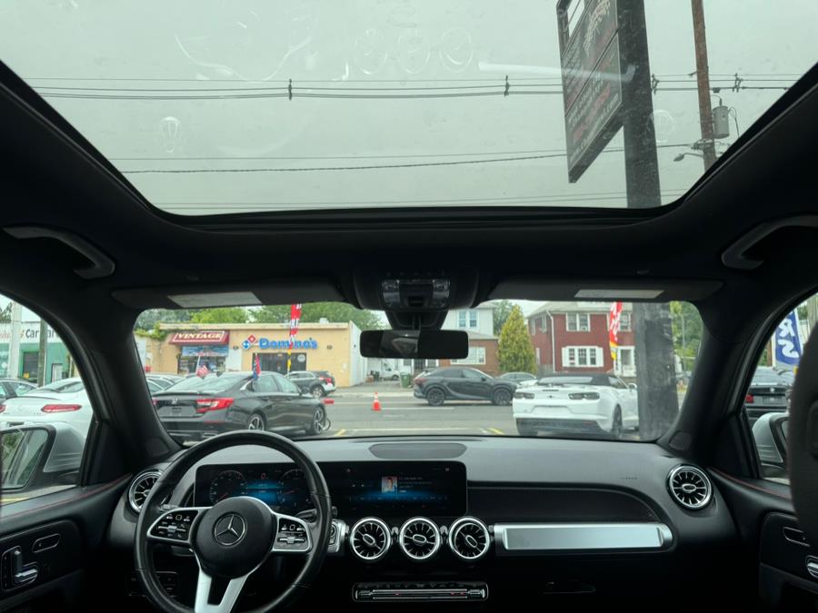 2021 Mercedes-Benz GLB GLB 250 4MATIC SUV photo