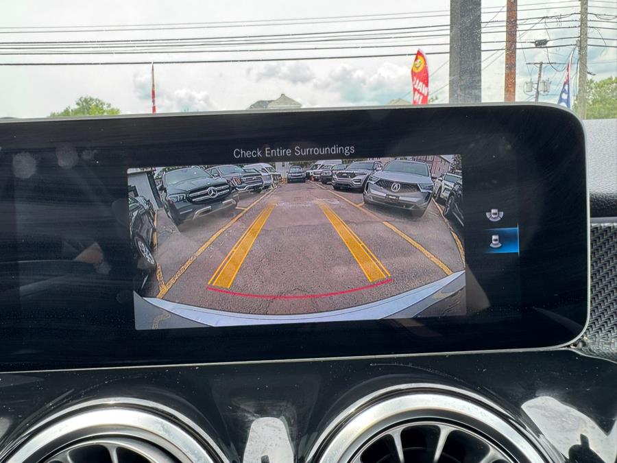 2021 Mercedes-Benz GLB GLB 250 4MATIC SUV photo