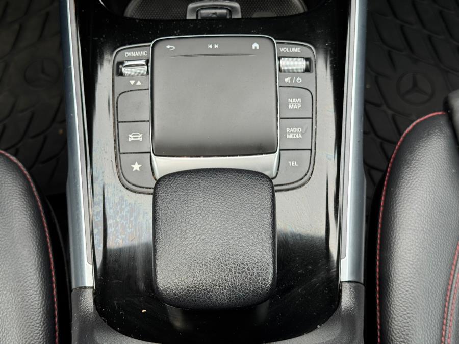 2021 Mercedes-Benz GLB GLB 250 4MATIC SUV photo