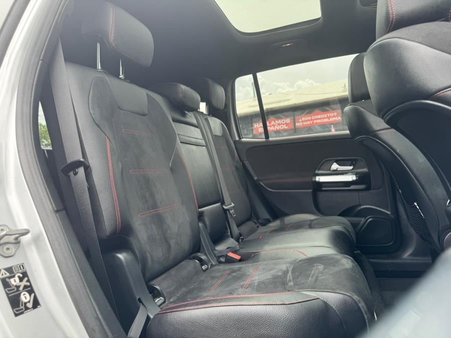 2021 Mercedes-Benz GLB GLB 250 4MATIC SUV photo