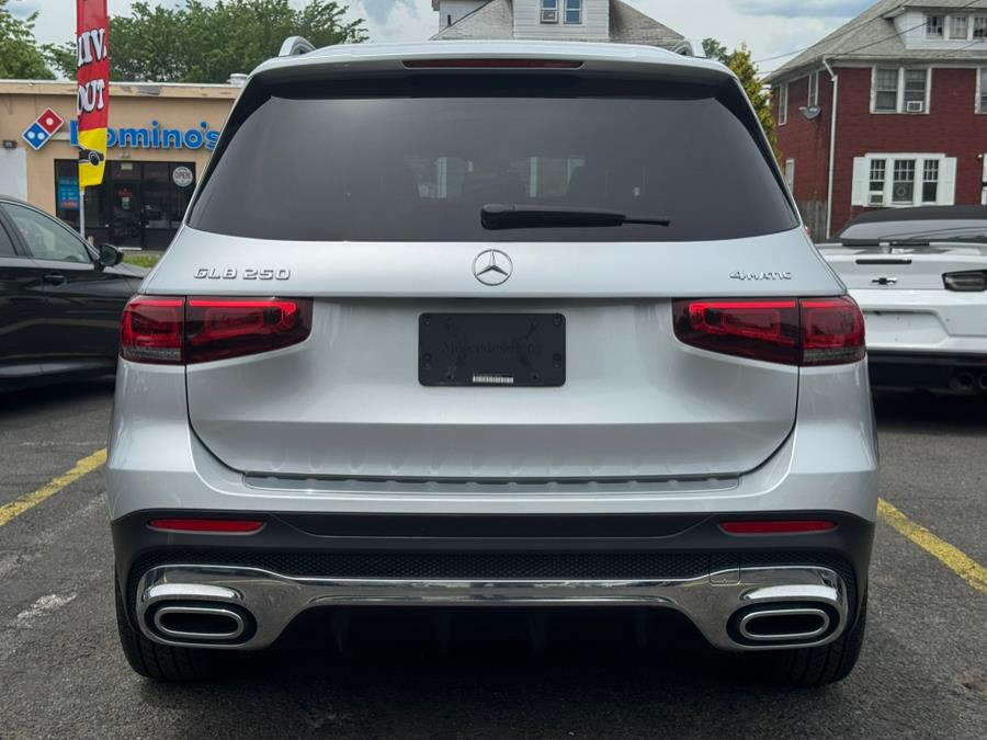 2021 Mercedes-Benz GLB GLB 250 4MATIC SUV photo