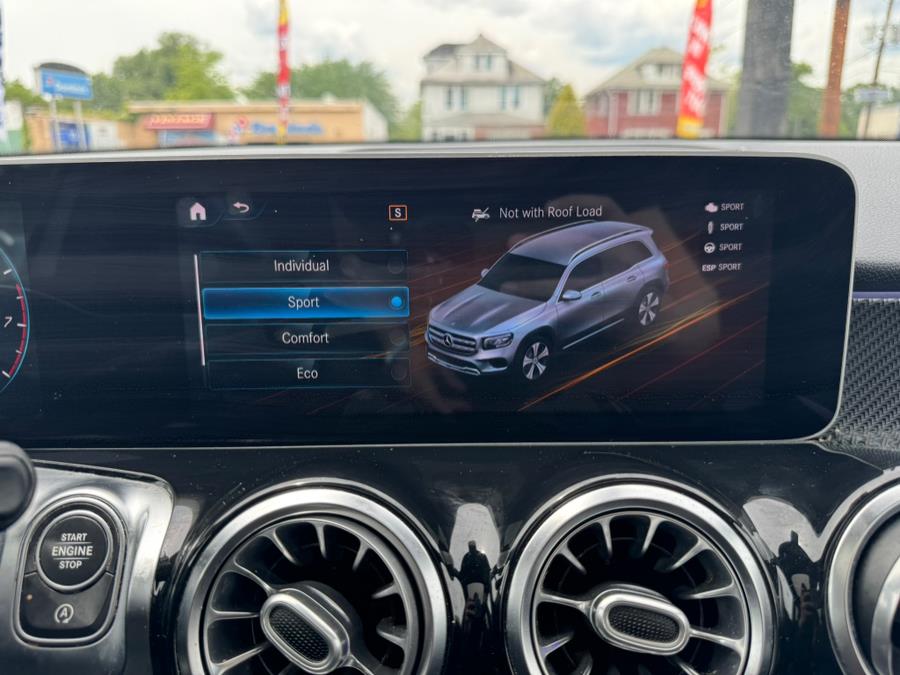 2021 Mercedes-Benz GLB GLB 250 4MATIC SUV photo