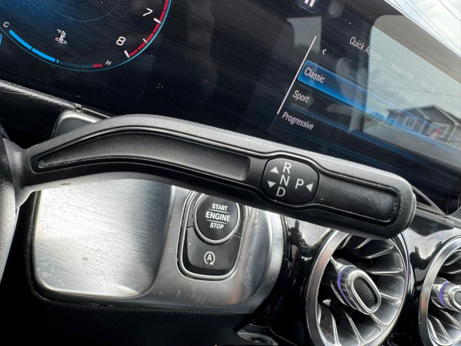 2021 Mercedes-Benz GLB GLB 250 4MATIC SUV photo
