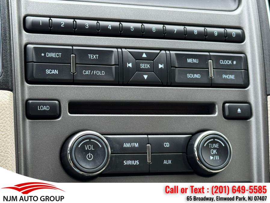 2010 Ford Taurus SEL photo