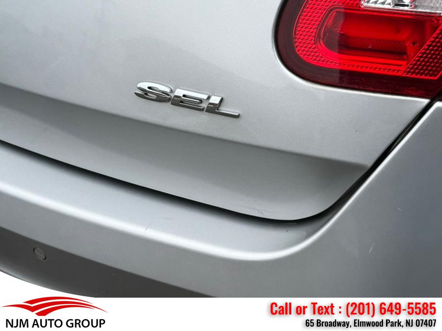 2010 Ford Taurus SEL photo