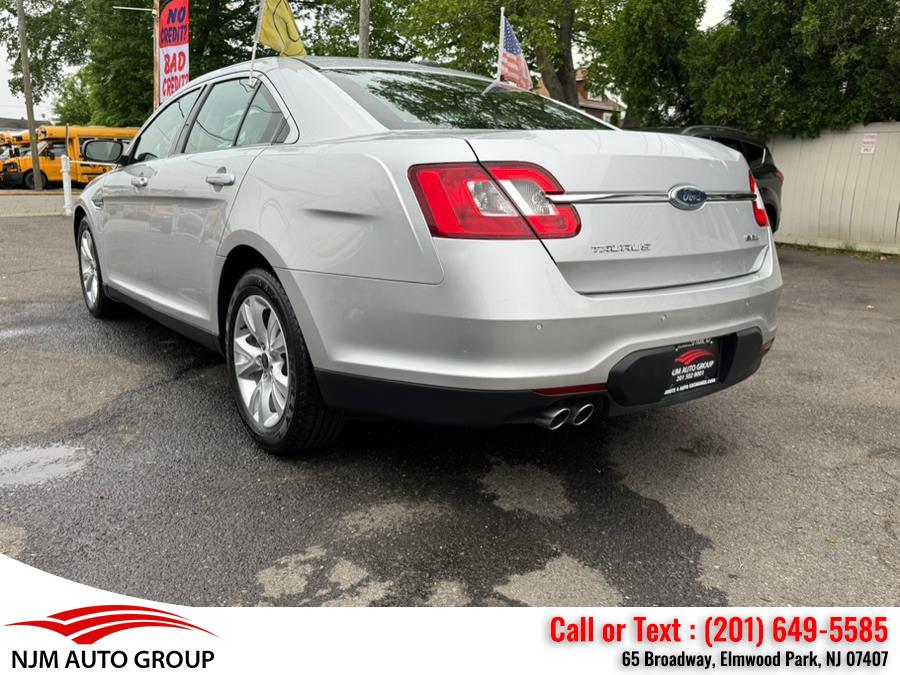 2010 Ford Taurus SEL photo