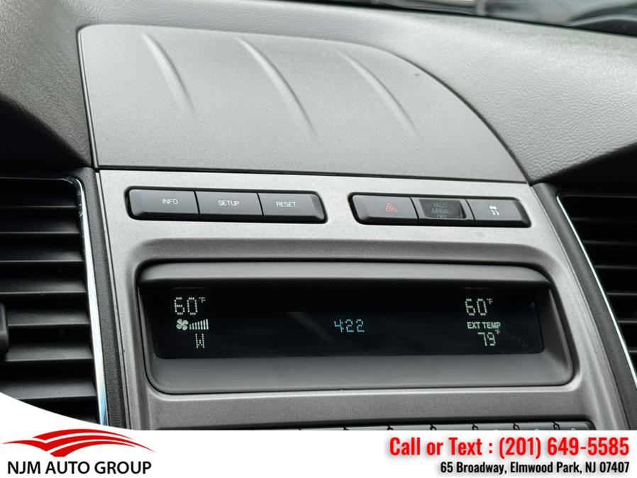 2010 Ford Taurus SEL photo
