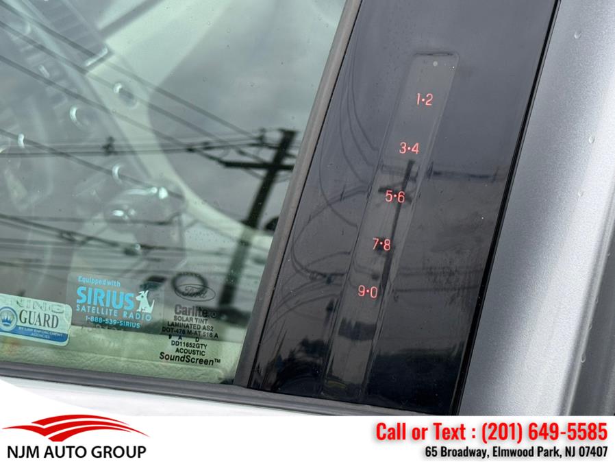 2010 Ford Taurus SEL photo