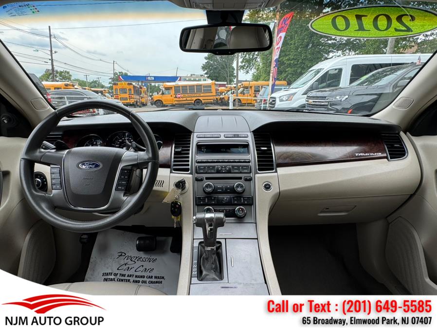 2010 Ford Taurus SEL photo