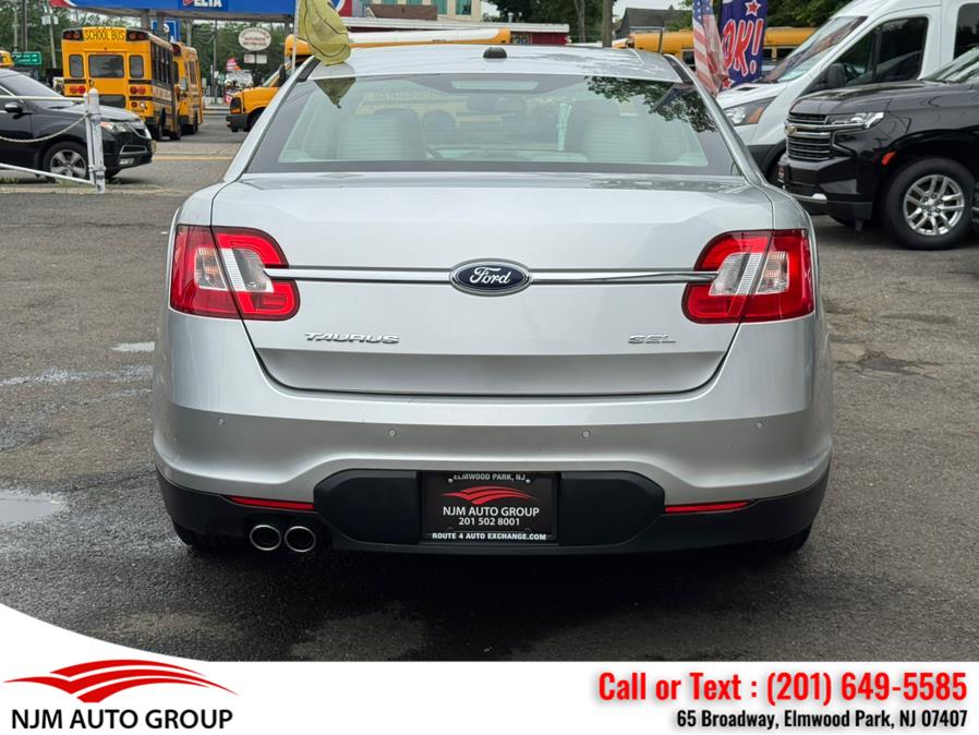 2010 Ford Taurus SEL photo