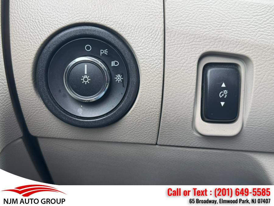 2010 Ford Taurus SEL photo