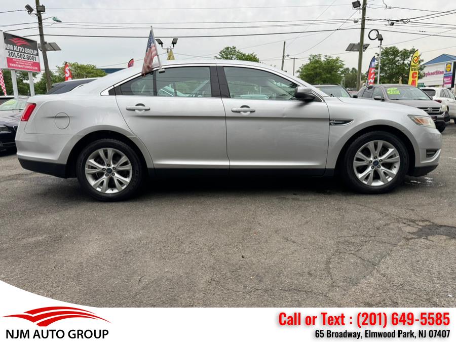 2010 Ford Taurus SEL photo