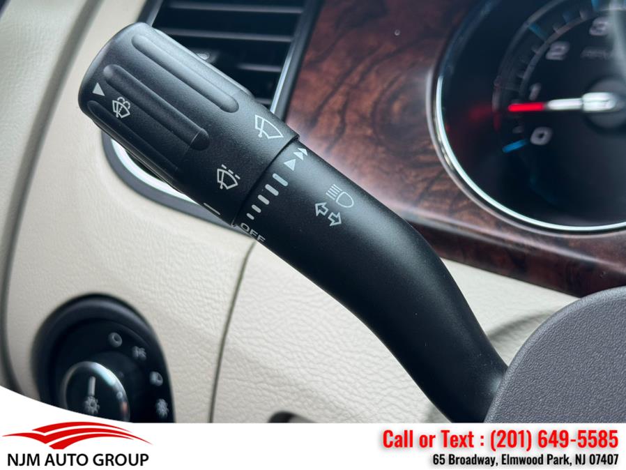 2010 Ford Taurus SEL photo