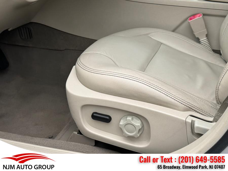 2010 Ford Taurus SEL photo