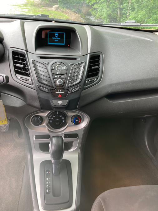 2016 Ford Fiesta 4dr Sdn SE photo