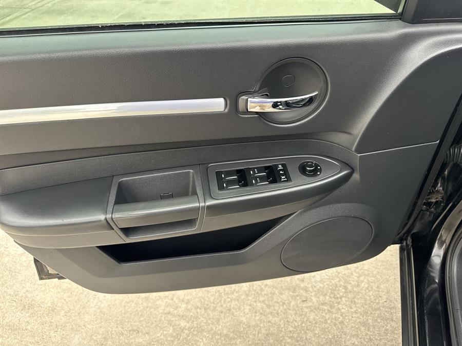 2008 Dodge Charger SXT photo