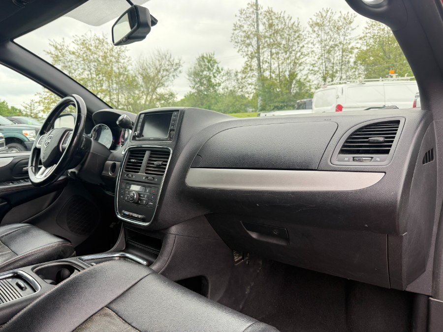 2014 Dodge Grand Caravan R/T photo