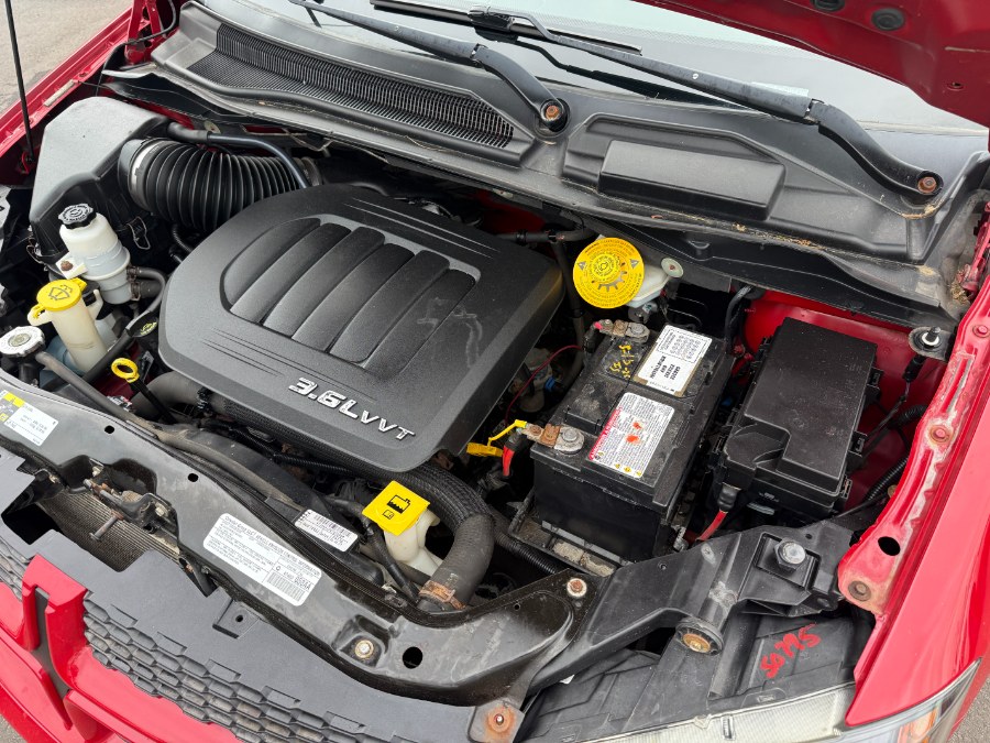 2014 Dodge Grand Caravan R/T photo