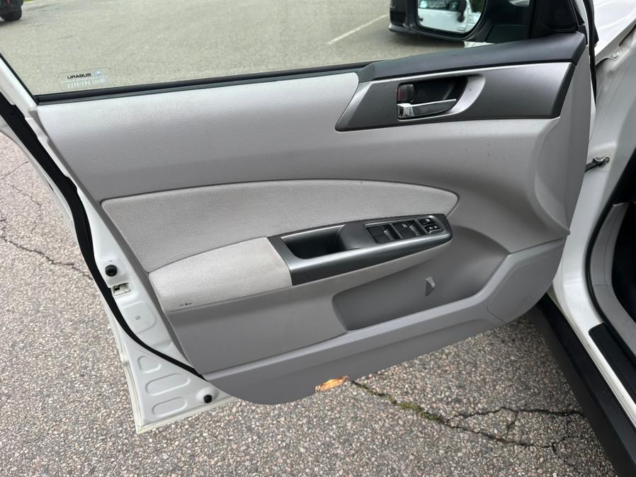 2011 Subaru Forester 2.5X Limited photo
