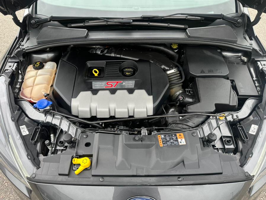 2018 Ford Focus ST Hatch photo