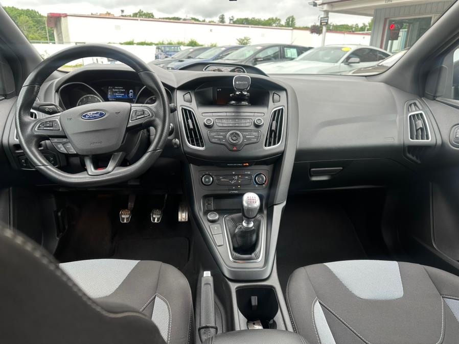 2018 Ford Focus ST Hatch photo