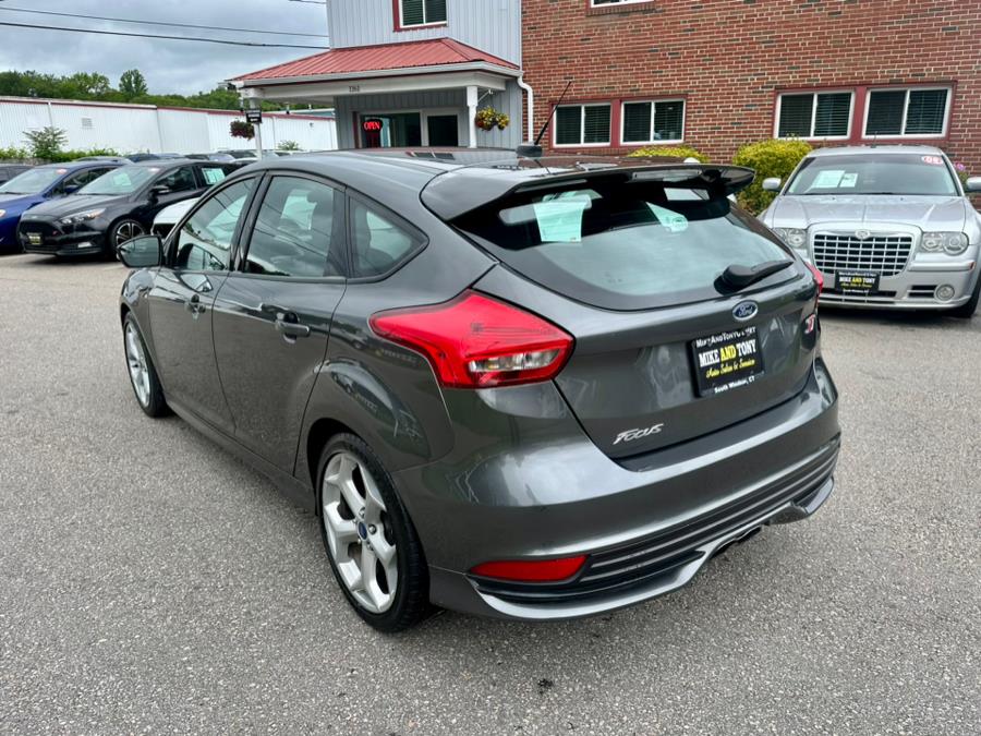 2018 Ford Focus ST Hatch photo