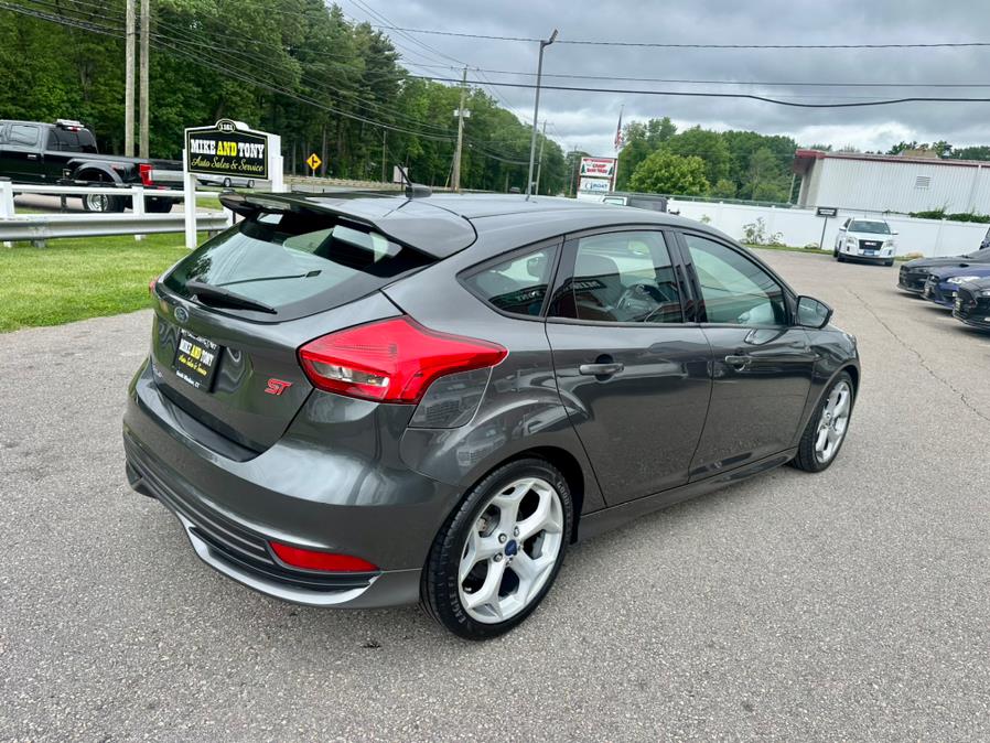 2018 Ford Focus ST Hatch photo