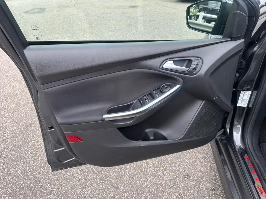 2018 Ford Focus ST Hatch photo