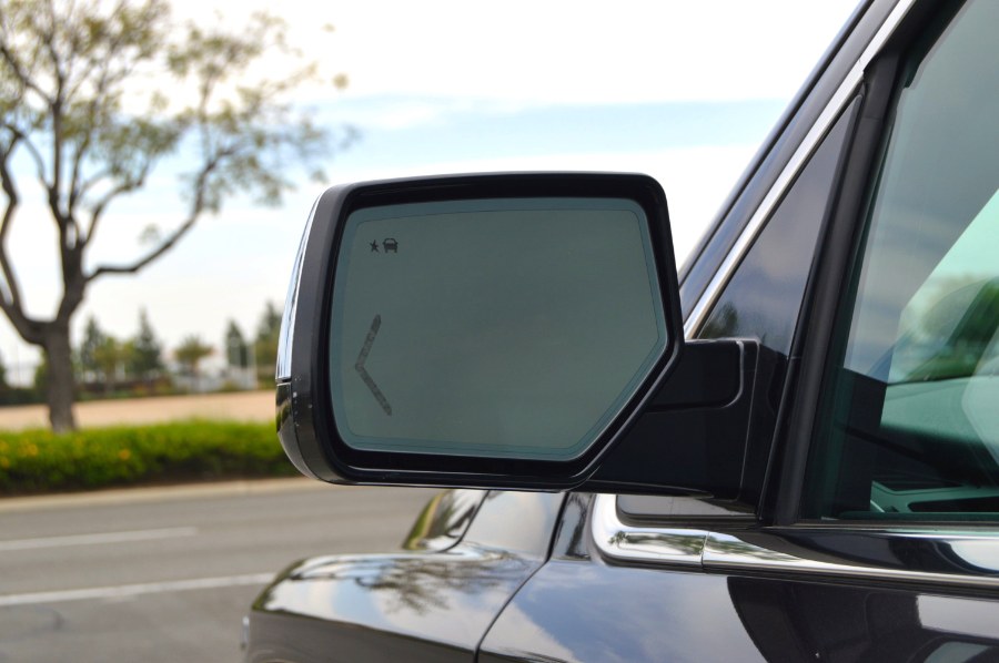 2015 Chevrolet Suburban LTZ 1500 photo
