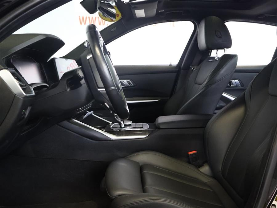 2019 BMW 3-Series 330xi xDrive Sedan photo
