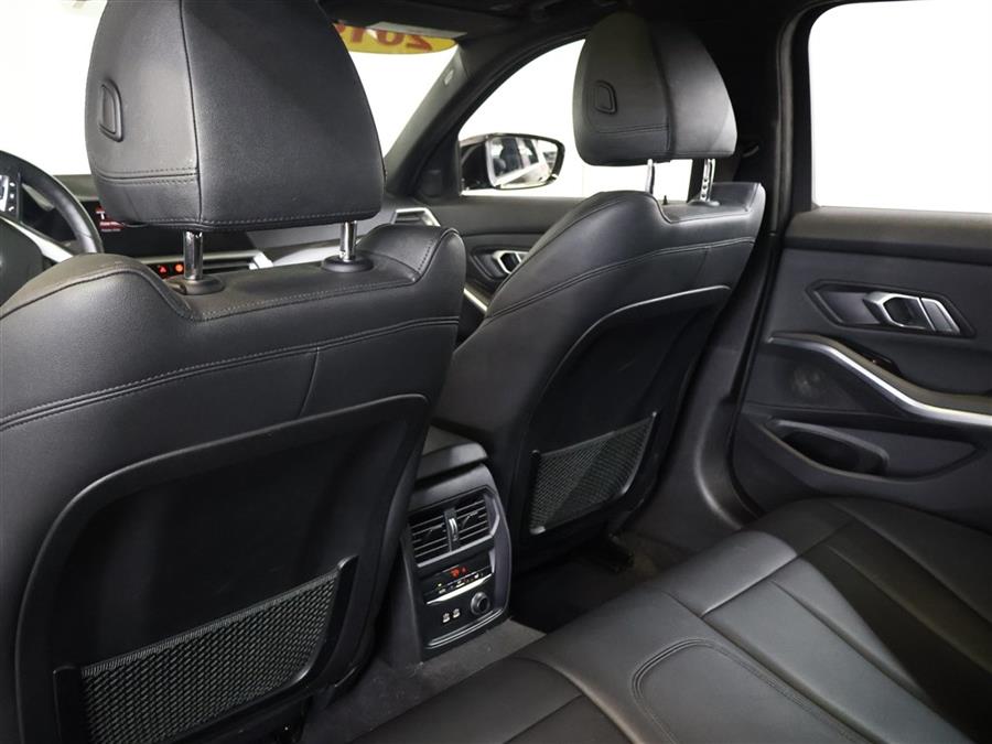 2019 BMW 3-Series 330xi xDrive Sedan photo