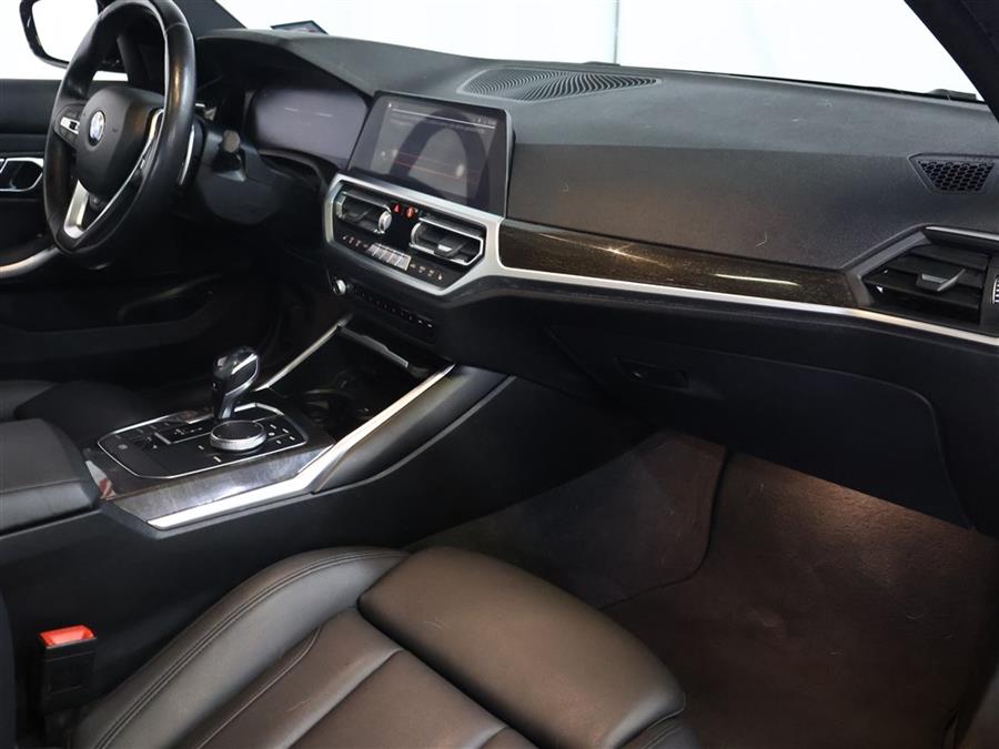 2019 BMW 3-Series 330xi xDrive Sedan photo