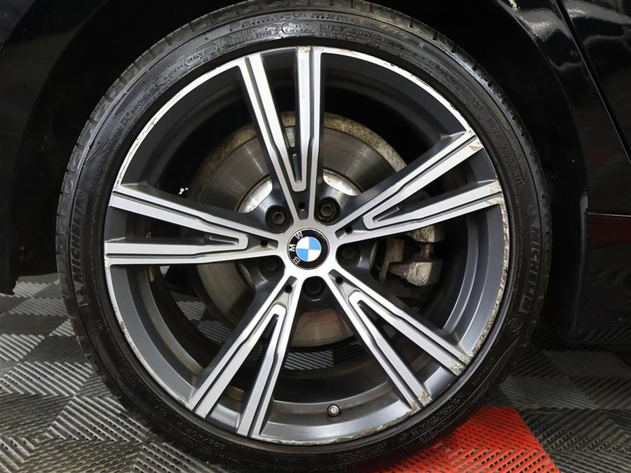2019 BMW 3-Series 330xi xDrive Sedan photo