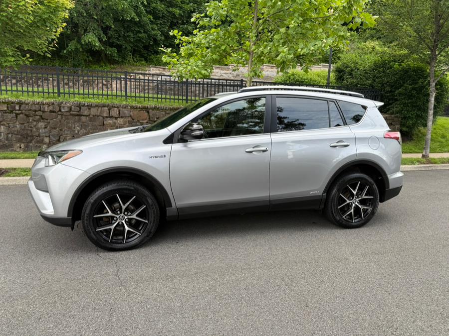 2017 Toyota RAV4 Hybrid SE AWD (Natl) photo