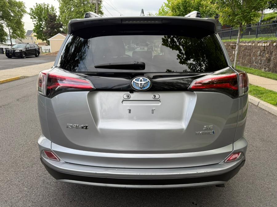 2017 Toyota RAV4 Hybrid SE AWD (Natl) photo