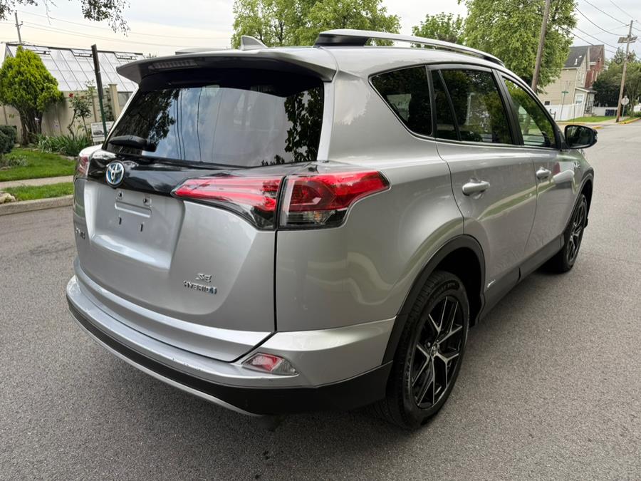 2017 Toyota RAV4 Hybrid SE AWD (Natl) photo
