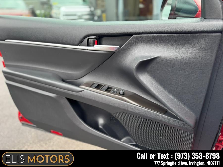 2023 Toyota Camry SE Nightshade Auto AWD (Natl) photo