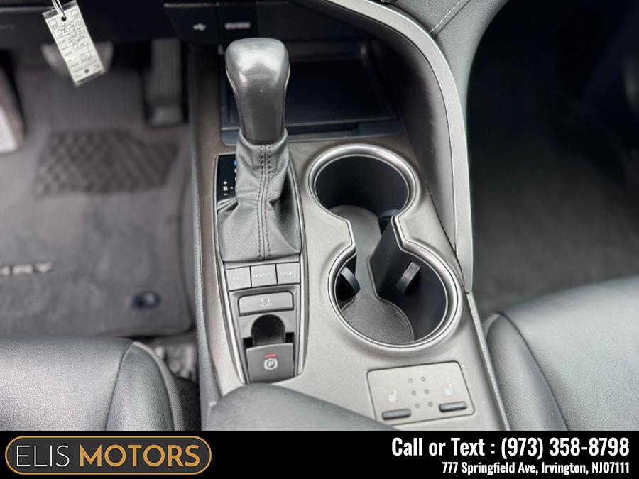 2023 Toyota Camry SE Nightshade Auto AWD (Natl) photo